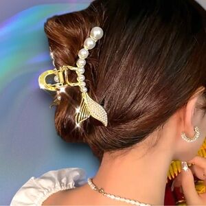 New! Mermaid Tail Hair Claw Clip Gold and Pearl NWT